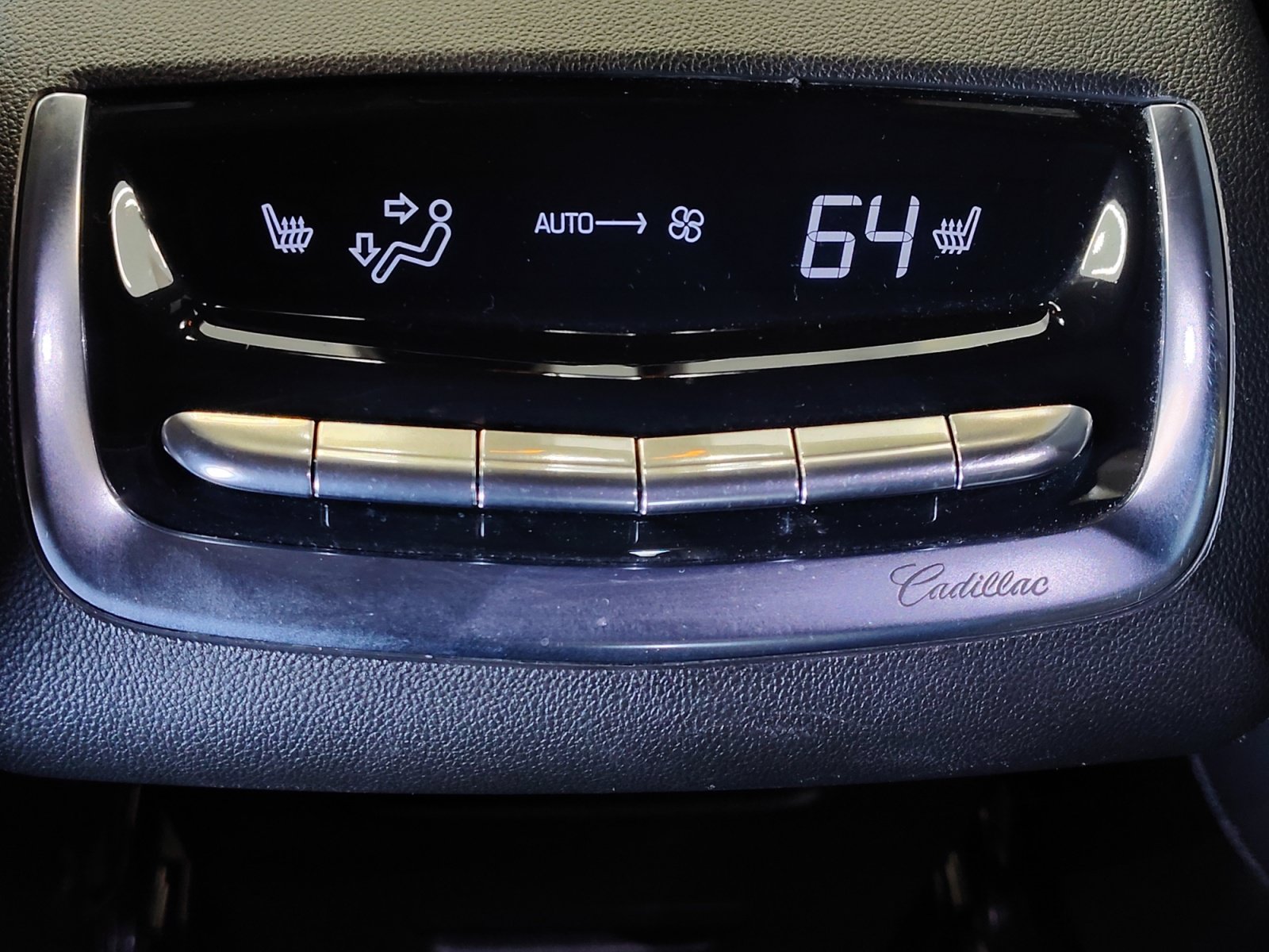Used 2025 Cadillac XT6 Premium Luxury FWD image 37