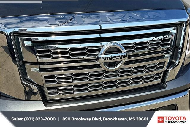 Used 2021 Nissan Titan SL w/ Moonroof Package image 21