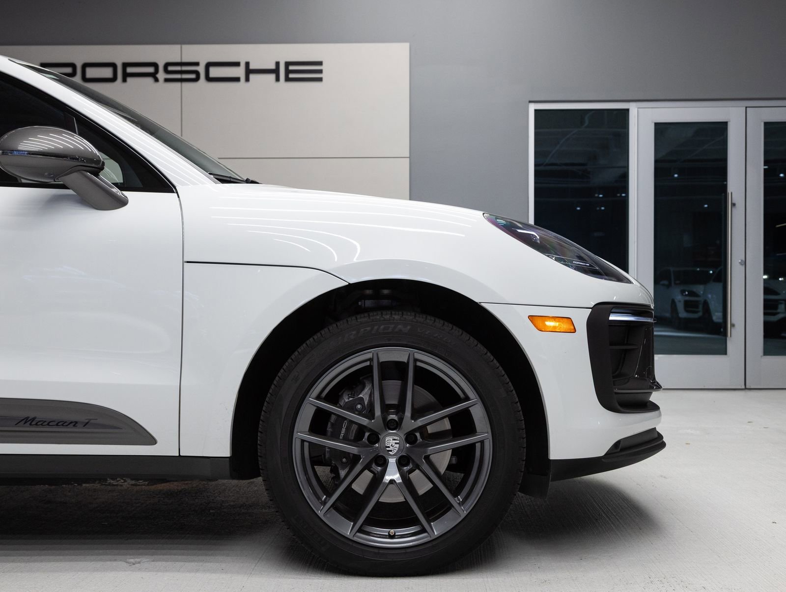 Certified 2023 Porsche Macan Turbo AWD/4WD image 11