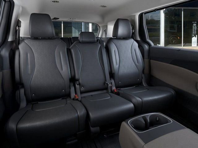New 2026 Kia Carnival EX FWD image 16