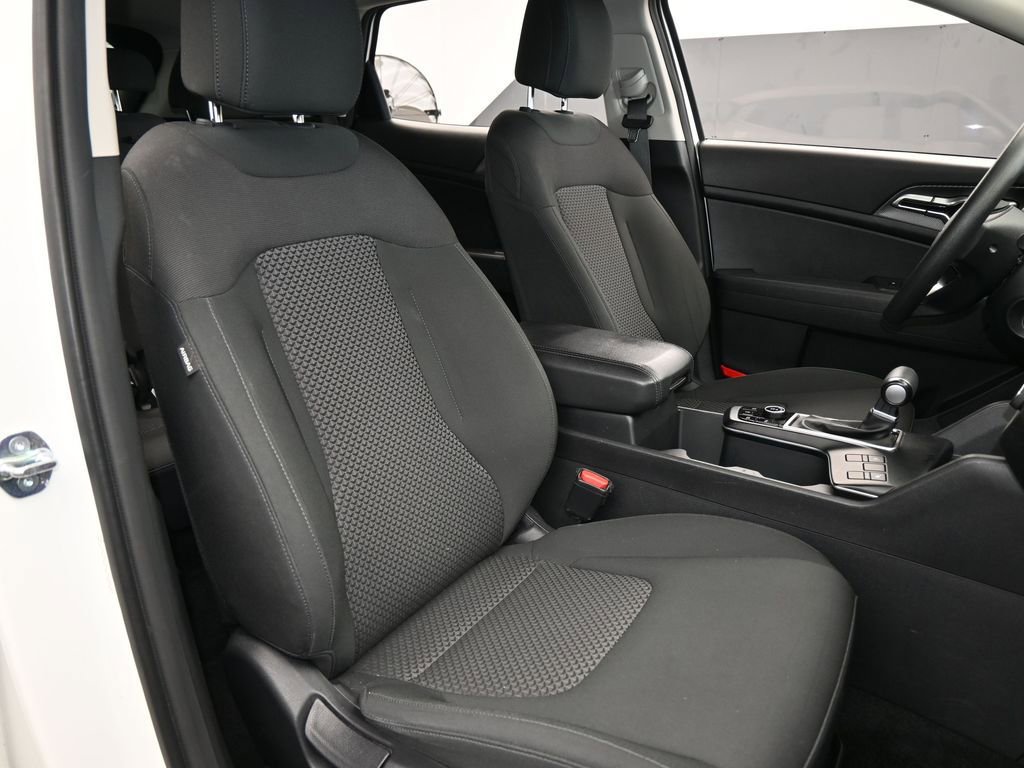 Used 2023 Kia Sportage LX image 39