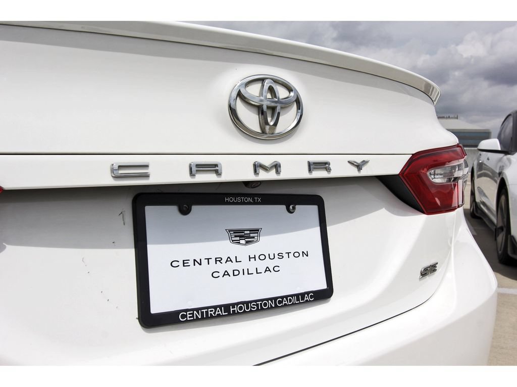 Used 2020 Toyota Camry SE FWD image 29