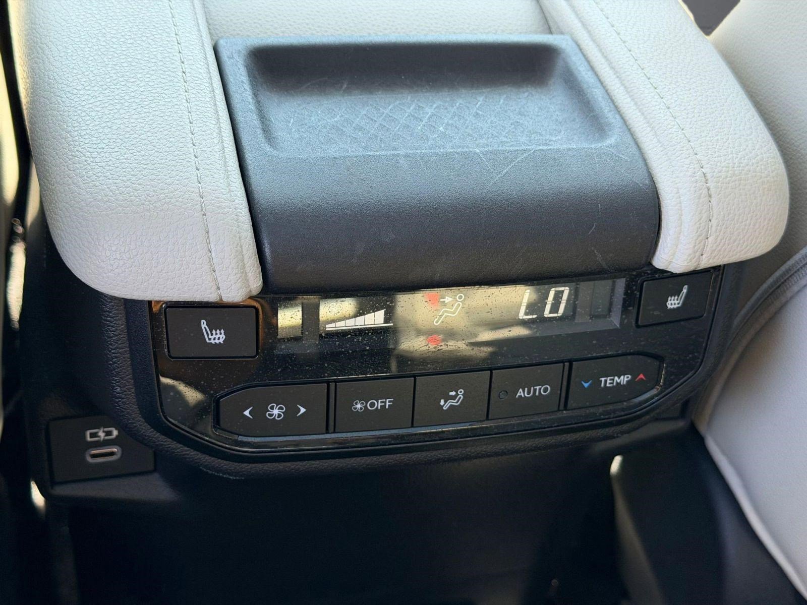 Used 2025 Toyota Grand Highlander Limited image 31