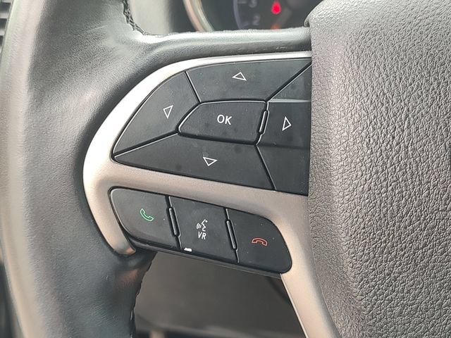Used 2018 Jeep Grand Cherokee Laredo RWD image 19