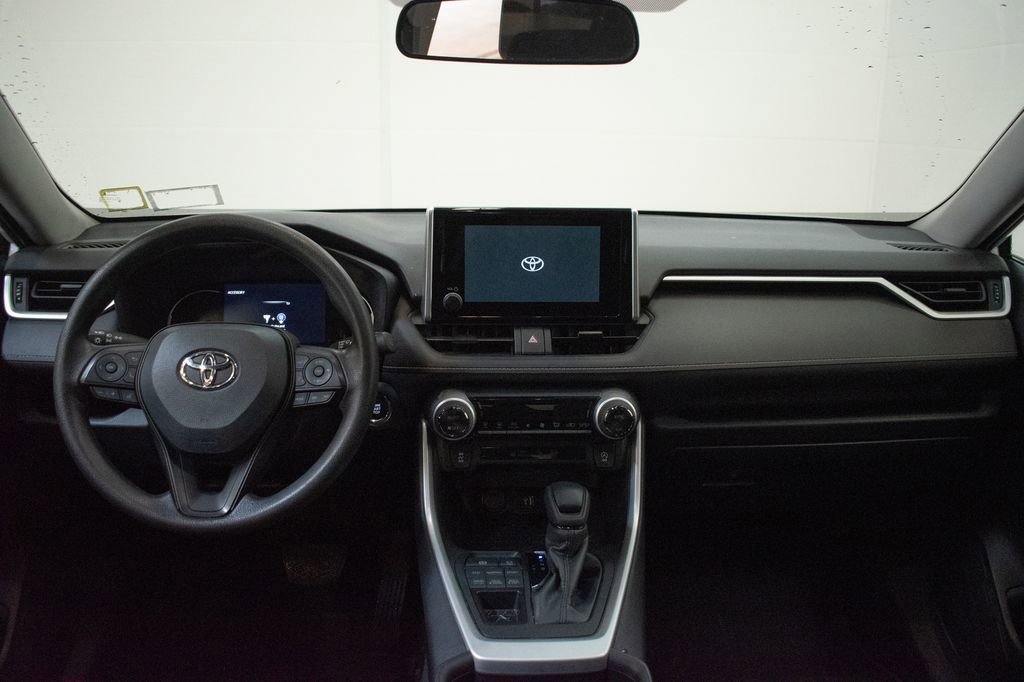 Used 2024 Toyota RAV4 XLE AWD/4WD image 11