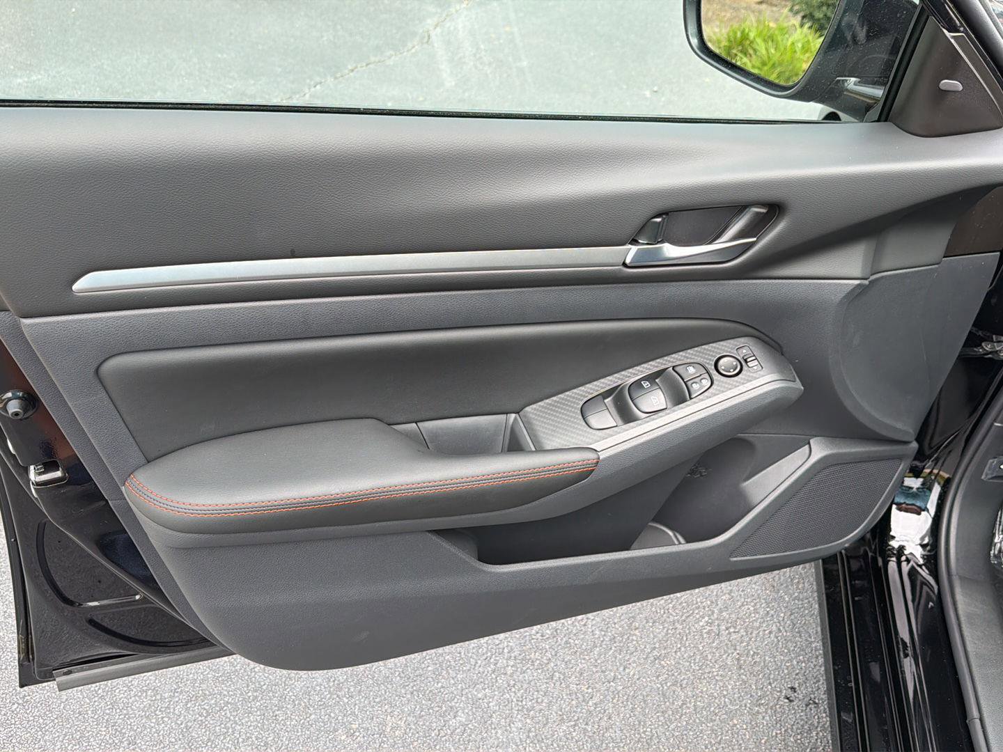 New 2026 Nissan Altima 2.5 SR w/ SR Midnight Edition Package FWD image 16