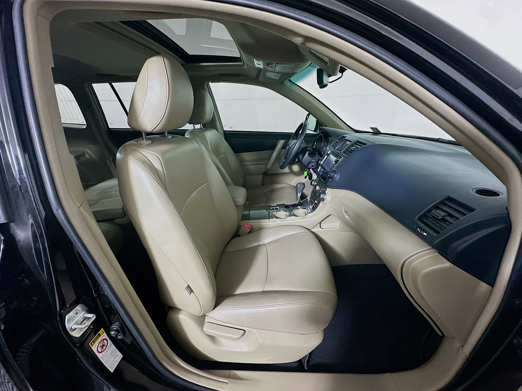 Used 2013 Toyota Highlander SE image 33