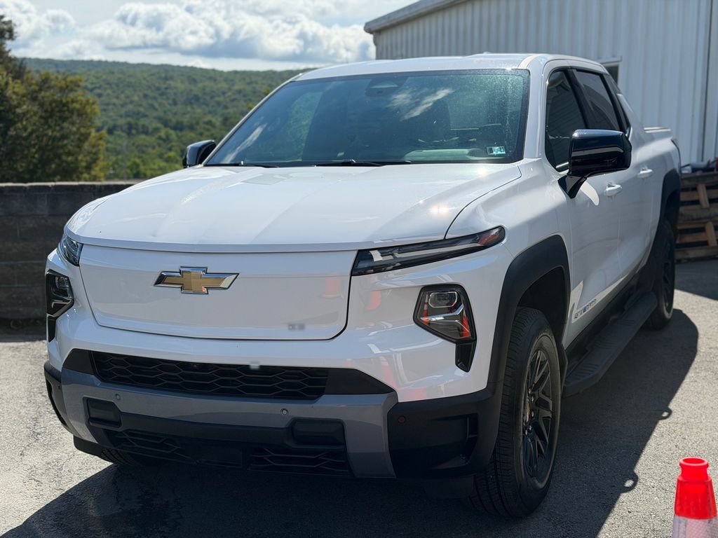 New 2026 Chevrolet Silverado EV LT AWD/4WD image 1