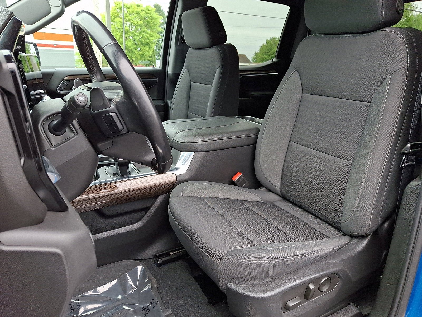 Used 2023 Chevrolet Silverado 1500 LT Trail Boss w/ LPO, Dark Essentials Package AWD/4WD image 13