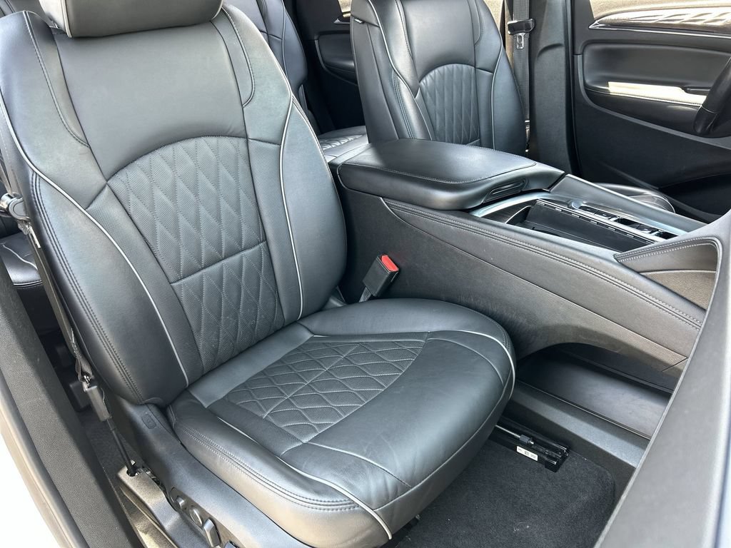Used 2024 Buick Enclave Avenir w/ Avenir Technology Package FWD image 29