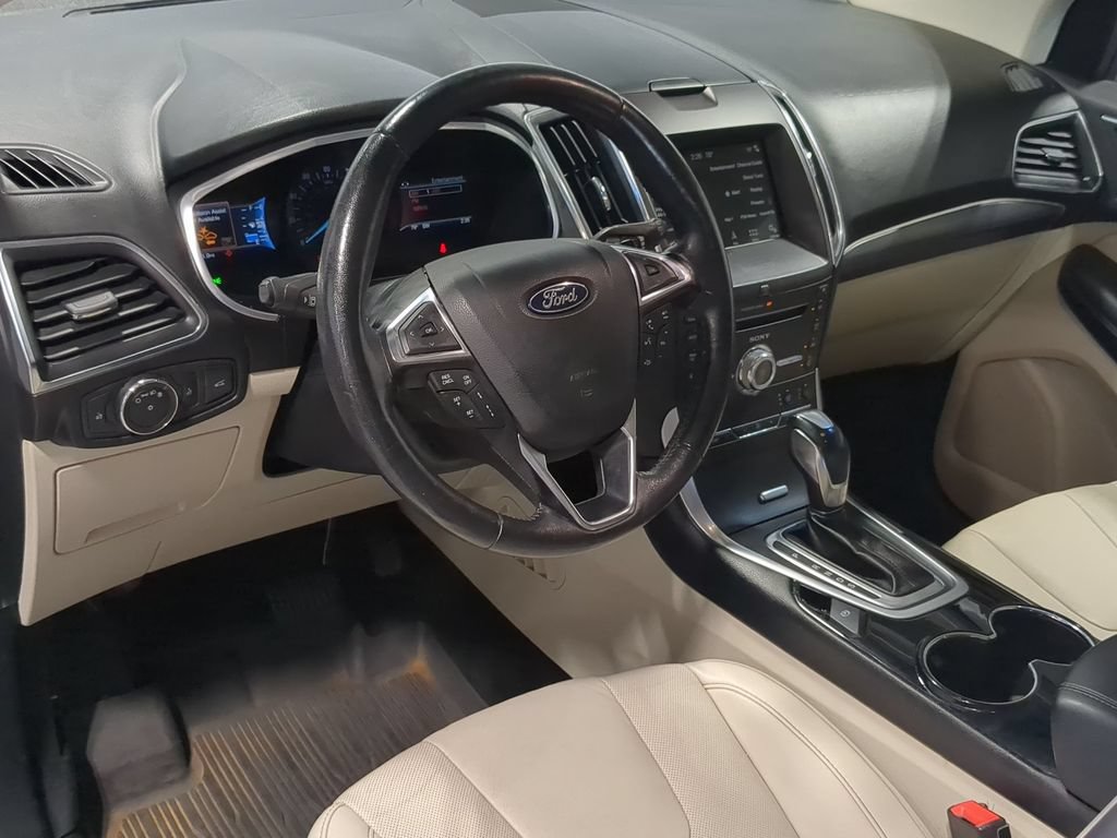 Used 2018 Ford Edge Titanium w/ Equipment Group 301A AWD/4WD image 10
