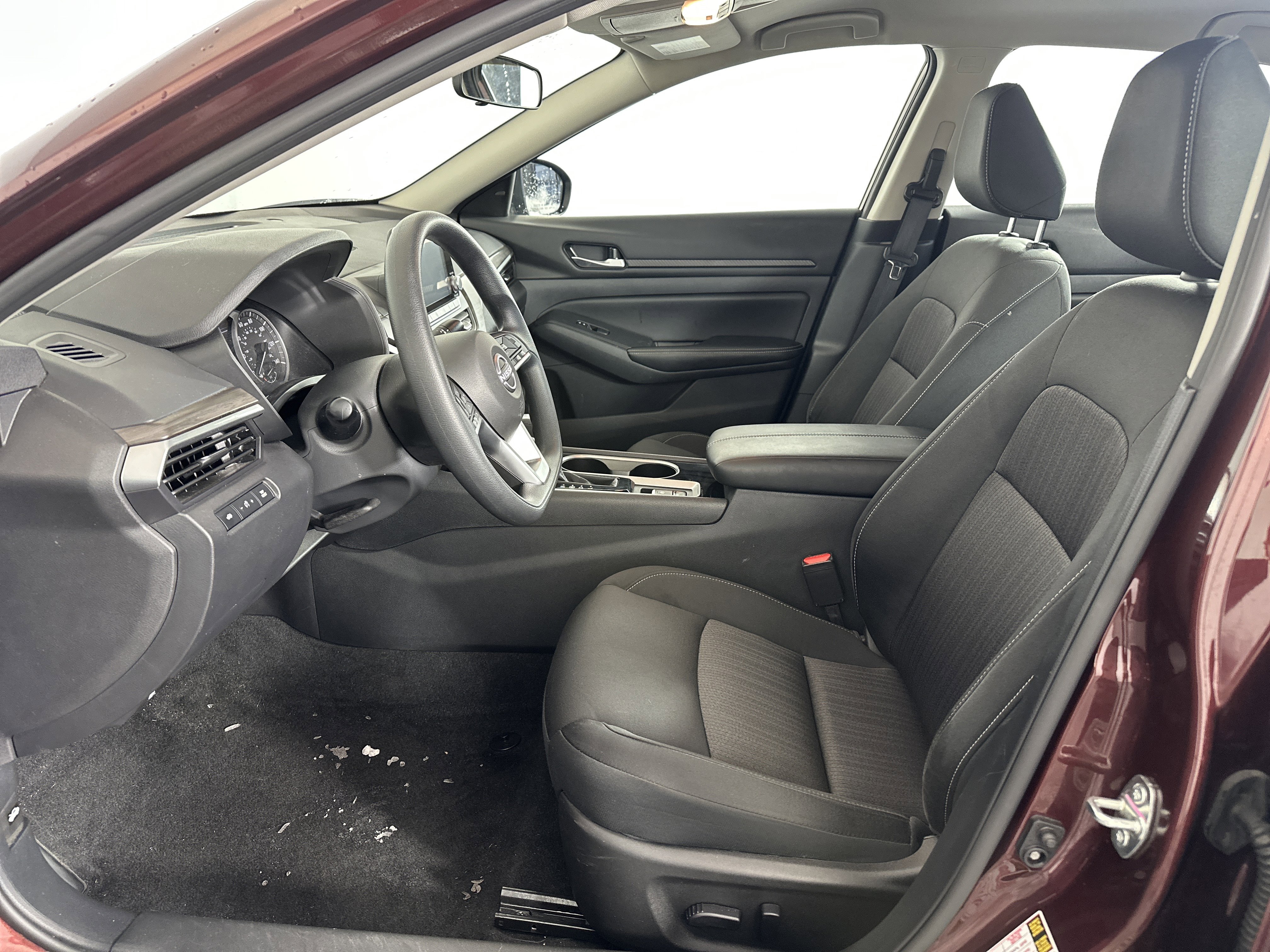 Used 2024 Nissan Altima 2.5 SV image 6