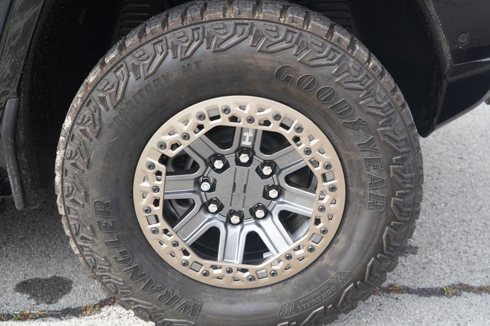 New 2025 GMC Hummer EV 2X w/ Extreme Off-Road Package image 14