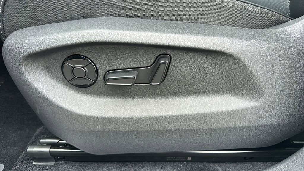 New 2026 Volkswagen Tiguan SE R-Line image 15