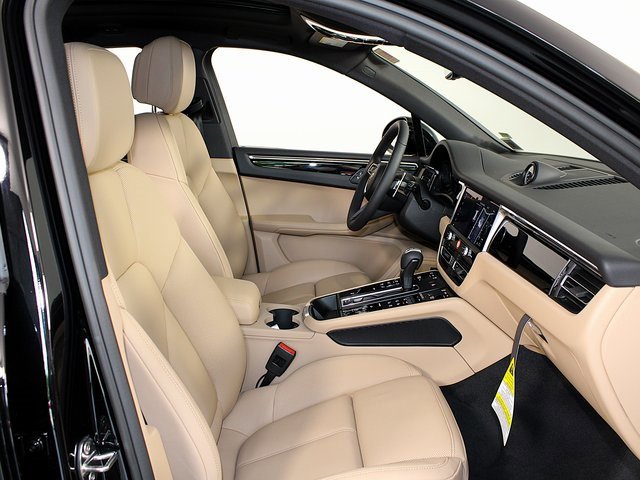 New 2025 Porsche Macan image 27