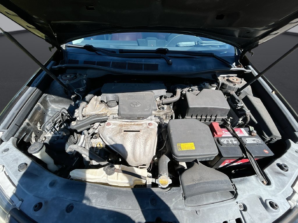 Used 2014 Toyota Camry SE FWD image 29