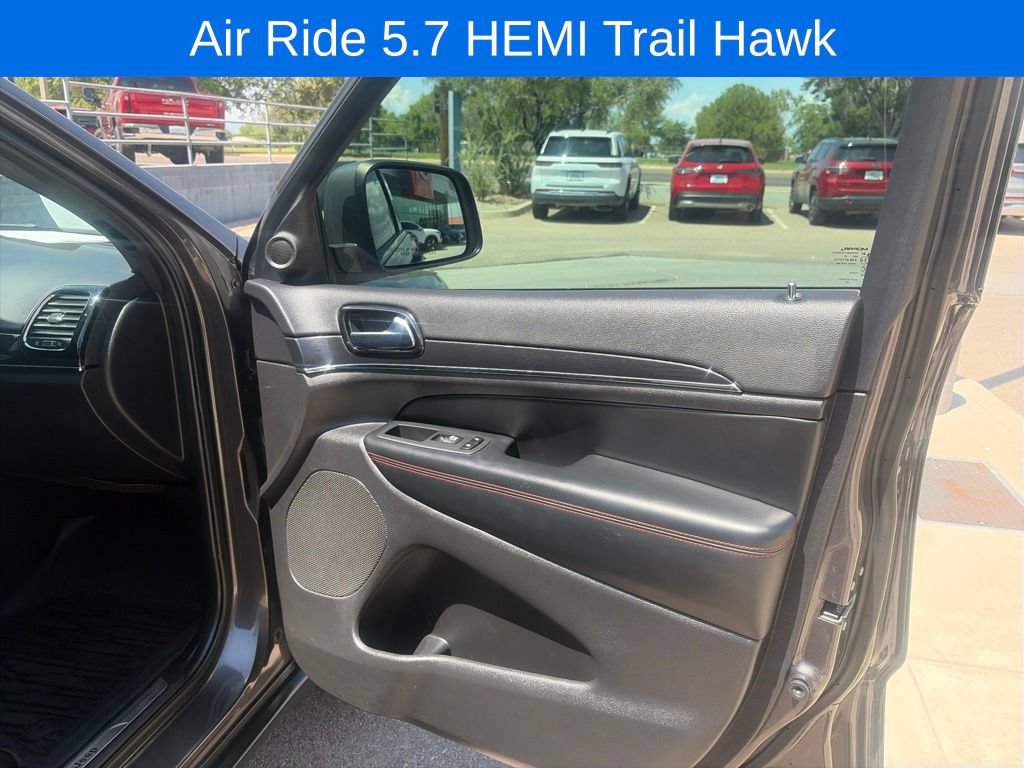 Used 2021 Jeep Grand Cherokee Trailhawk w/ Premium Lighting Group AWD/4WD image 25
