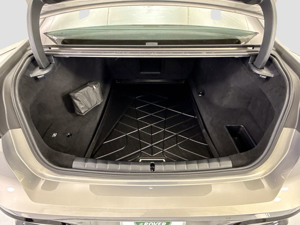 Used 2023 BMW 760i xDrive AWD/4WD image 27