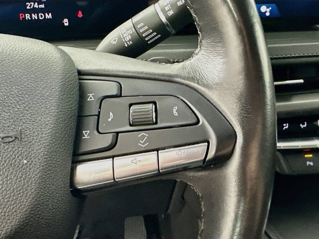 Used 2024 Cadillac XT4 Premium Luxury FWD image 13