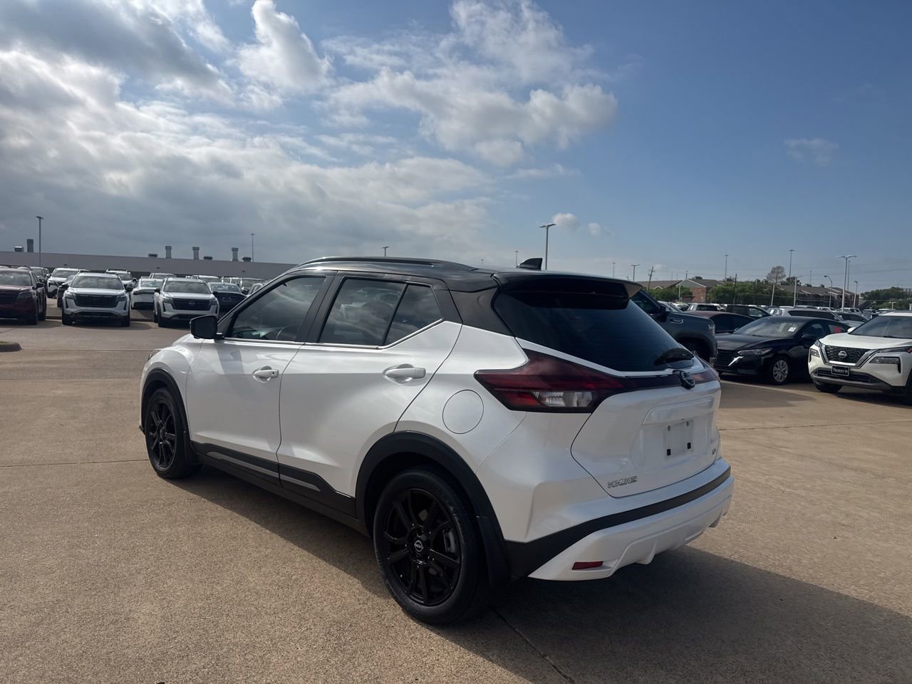 Certified 2022 Nissan Kicks SR w/ Premium Package image 13