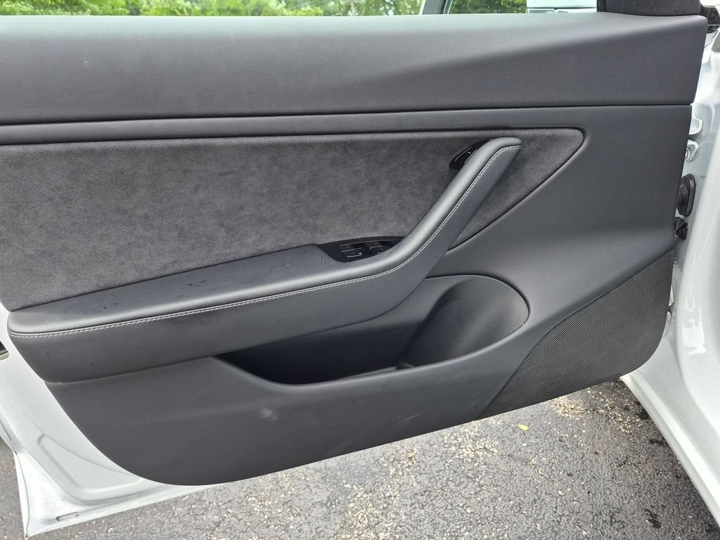 Used 2018 Tesla Model 3 Mid Range RWD image 12