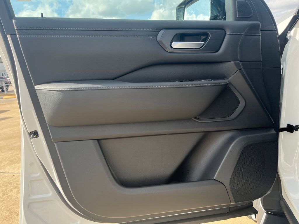 New 2026 Nissan Armada SV image 12