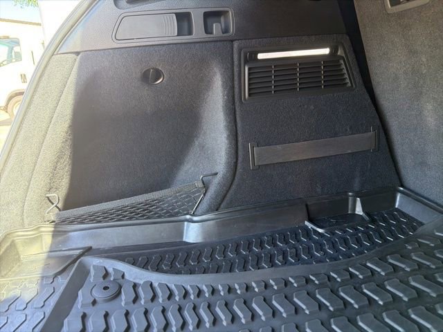 Used 2022 Audi SQ5 Premium w/ Convenience Package image 34