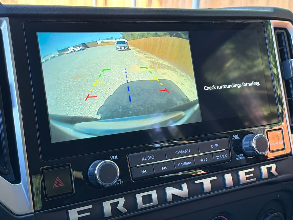 Used 2025 Nissan Frontier SV w/ Tow Package image 8