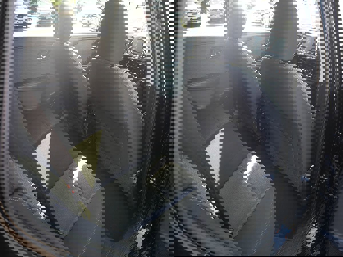 Used 2021 Nissan Rogue SV image 26