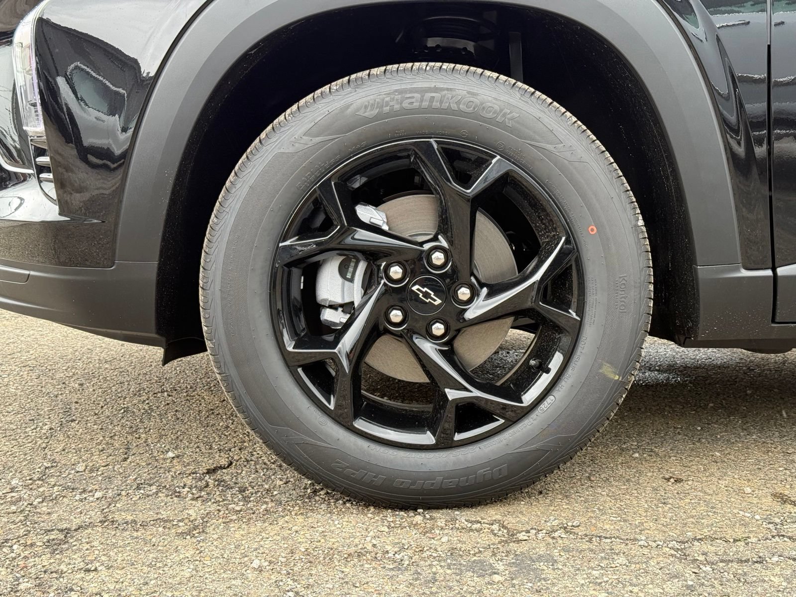 New 2026 Chevrolet Trax LT w/ Midnight Edition FWD image 4