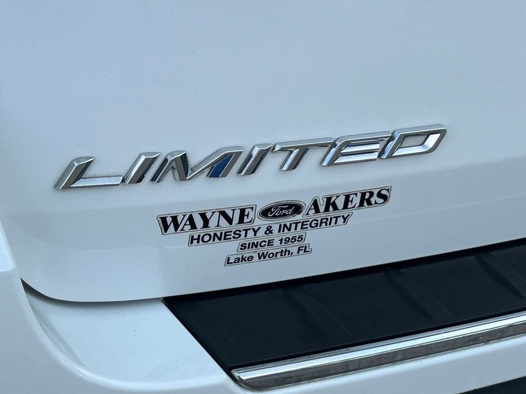 Used 2024 Ford Explorer Limited w/ Limited Technology Package RWD image 23