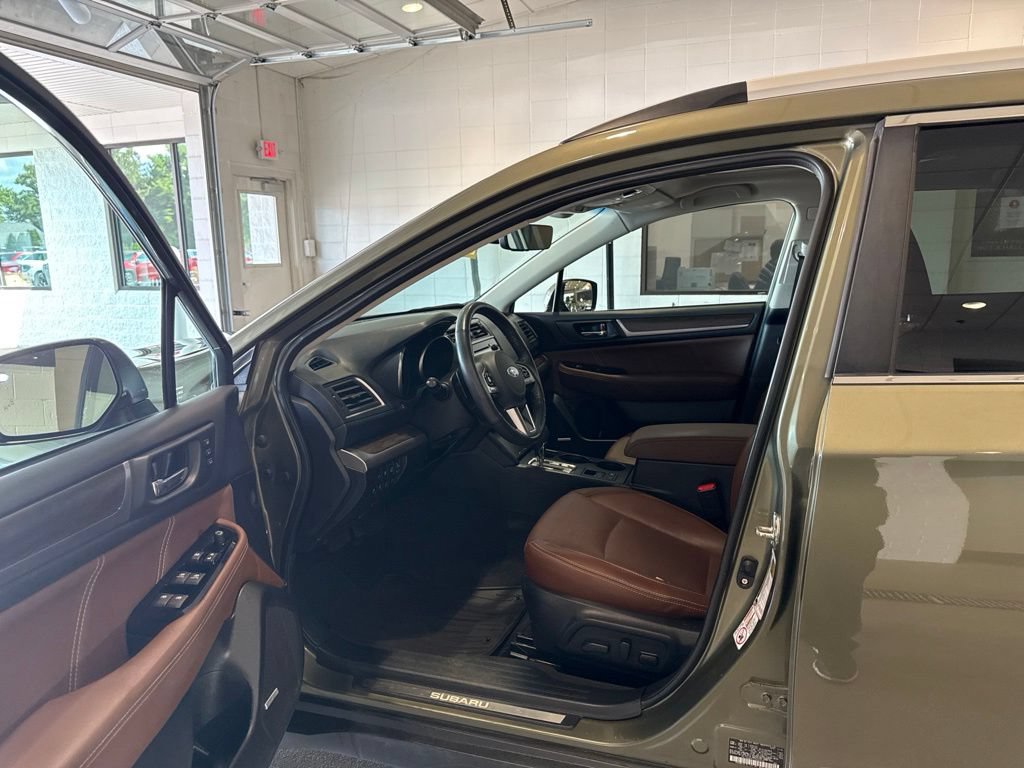 Used 2017 Subaru Outback 3.6R Touring AWD/4WD image 22