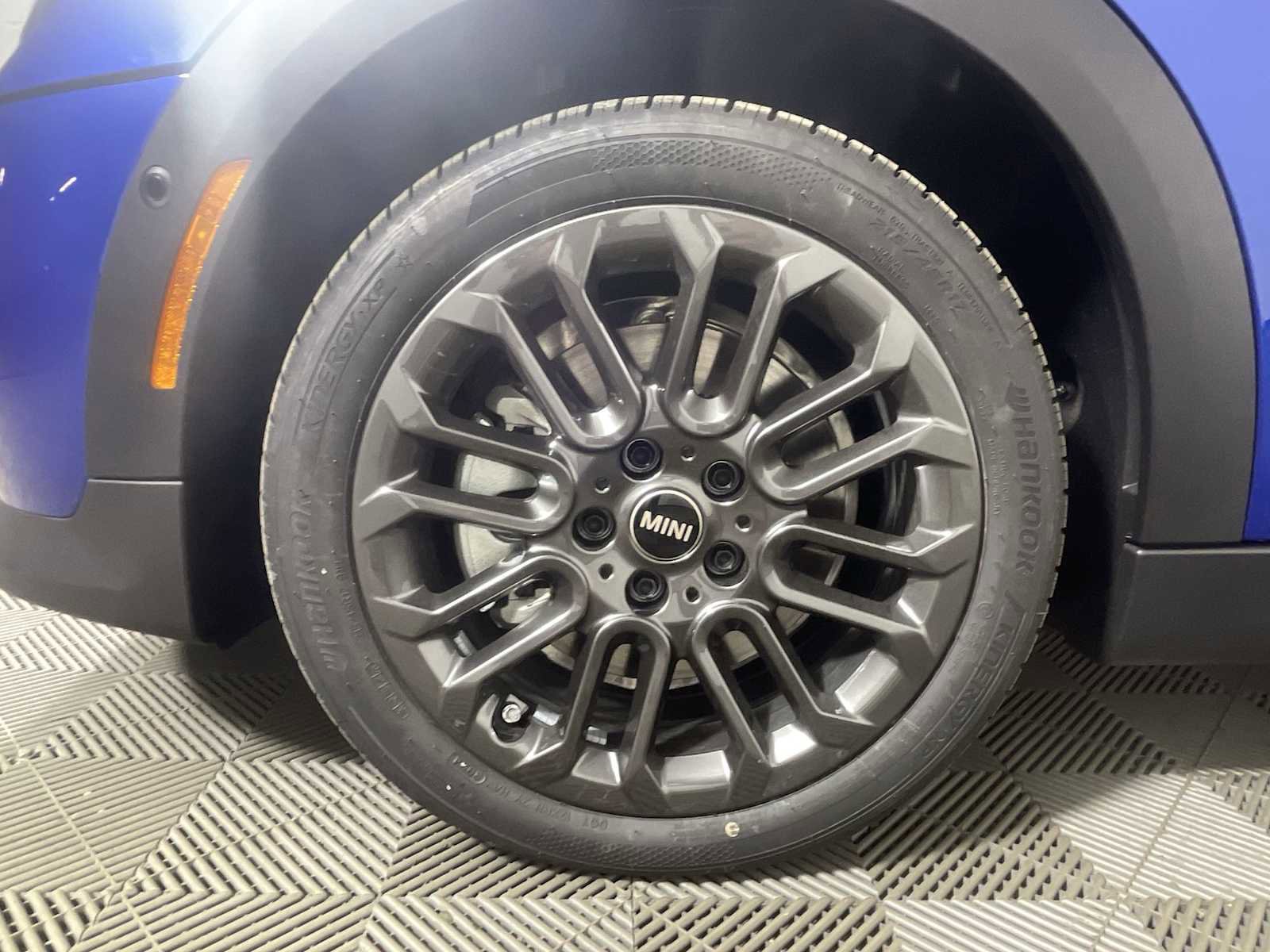 Certified 2025 MINI Cooper S image 8