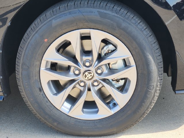 New 2026 Toyota Sienna LE FWD image 8