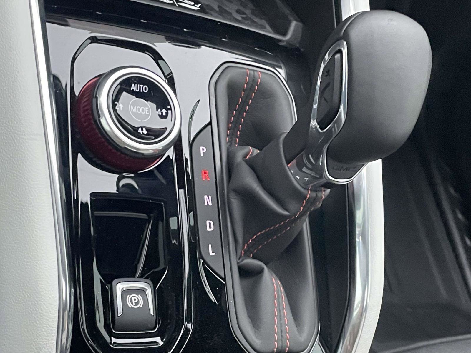 Used 2025 GMC Canyon AT4 w/ AT4X Package image 6