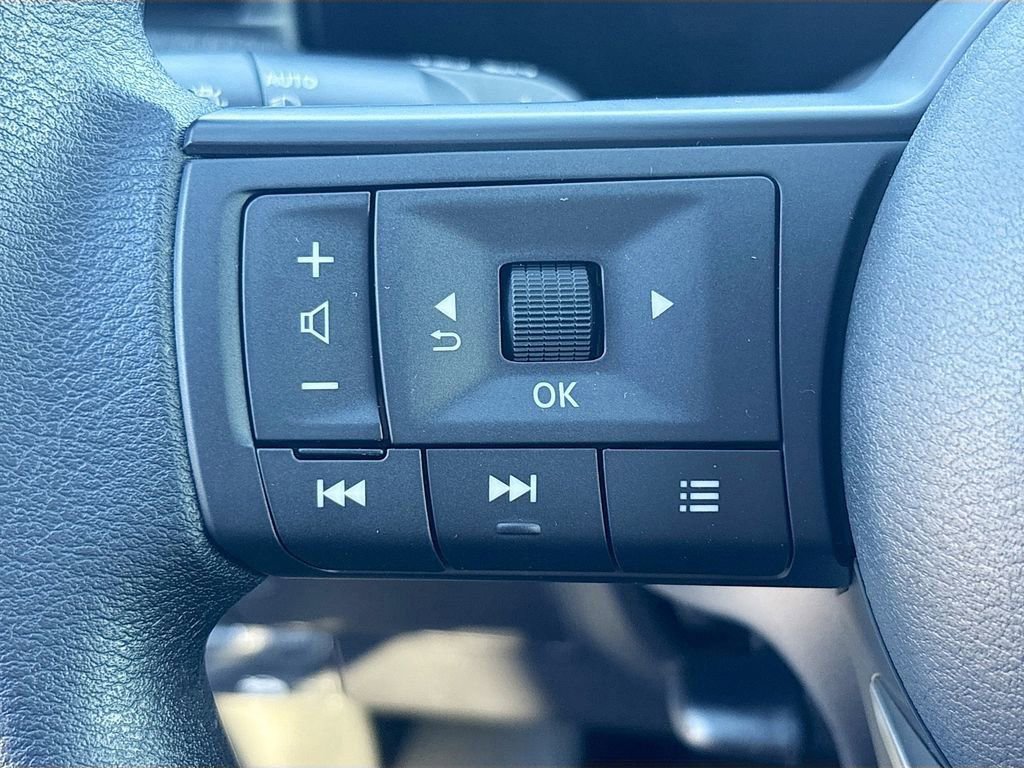 New 2026 Nissan Kicks SV w/ SV Premium Package image 2