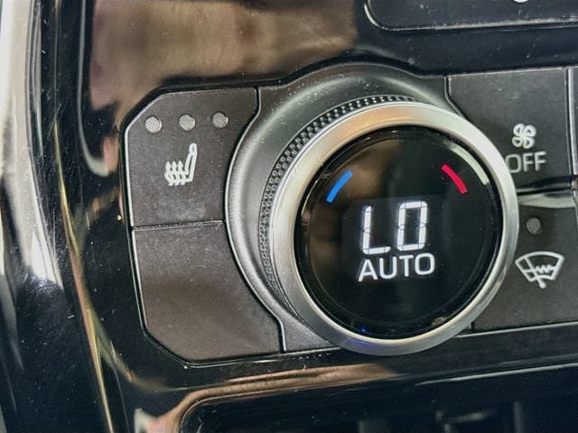 Certified 2021 Toyota Highlander XLE FWD image 22