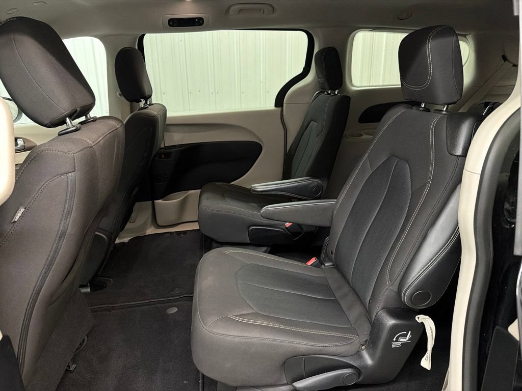 Used 2023 Chrysler Voyager LX FWD image 22