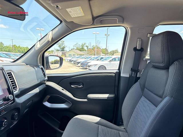 Certified 2024 Nissan Frontier SV w/ Tow Package RWD image 15