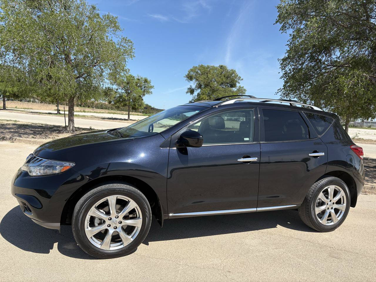 Used 2012 Nissan Murano LE w/ Platinum Pkg FWD image 3