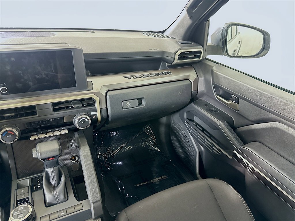 Used 2024 Toyota Tacoma TRD Off-Road image 19