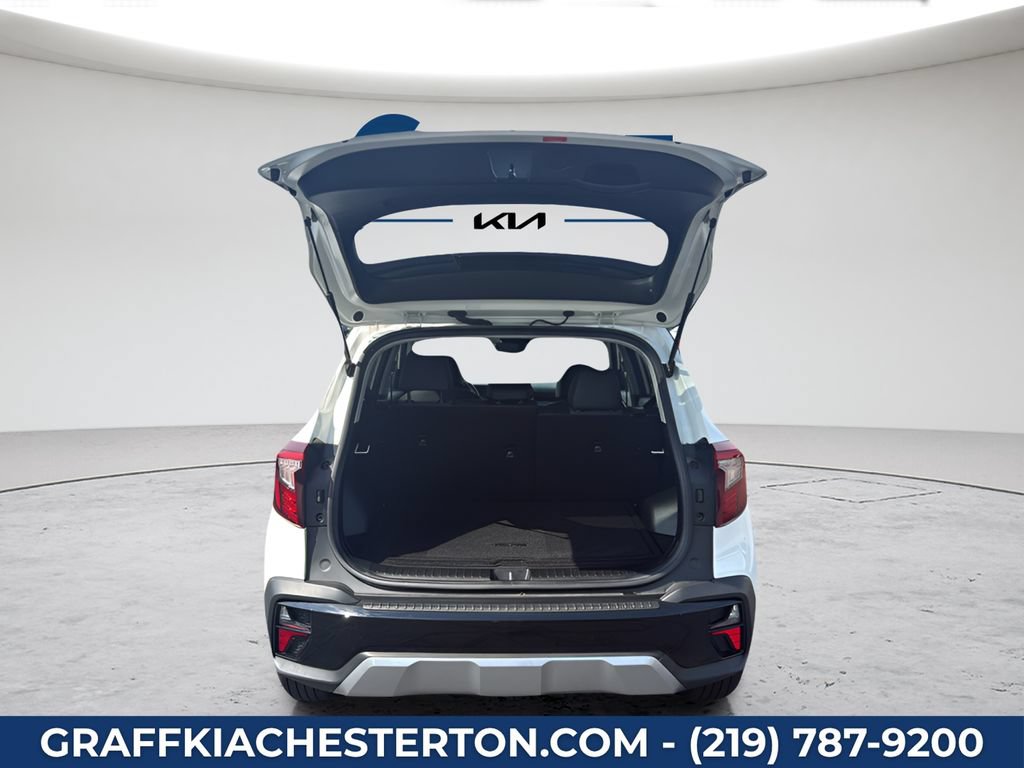Used 2025 Kia Seltos S AWD/4WD image 17