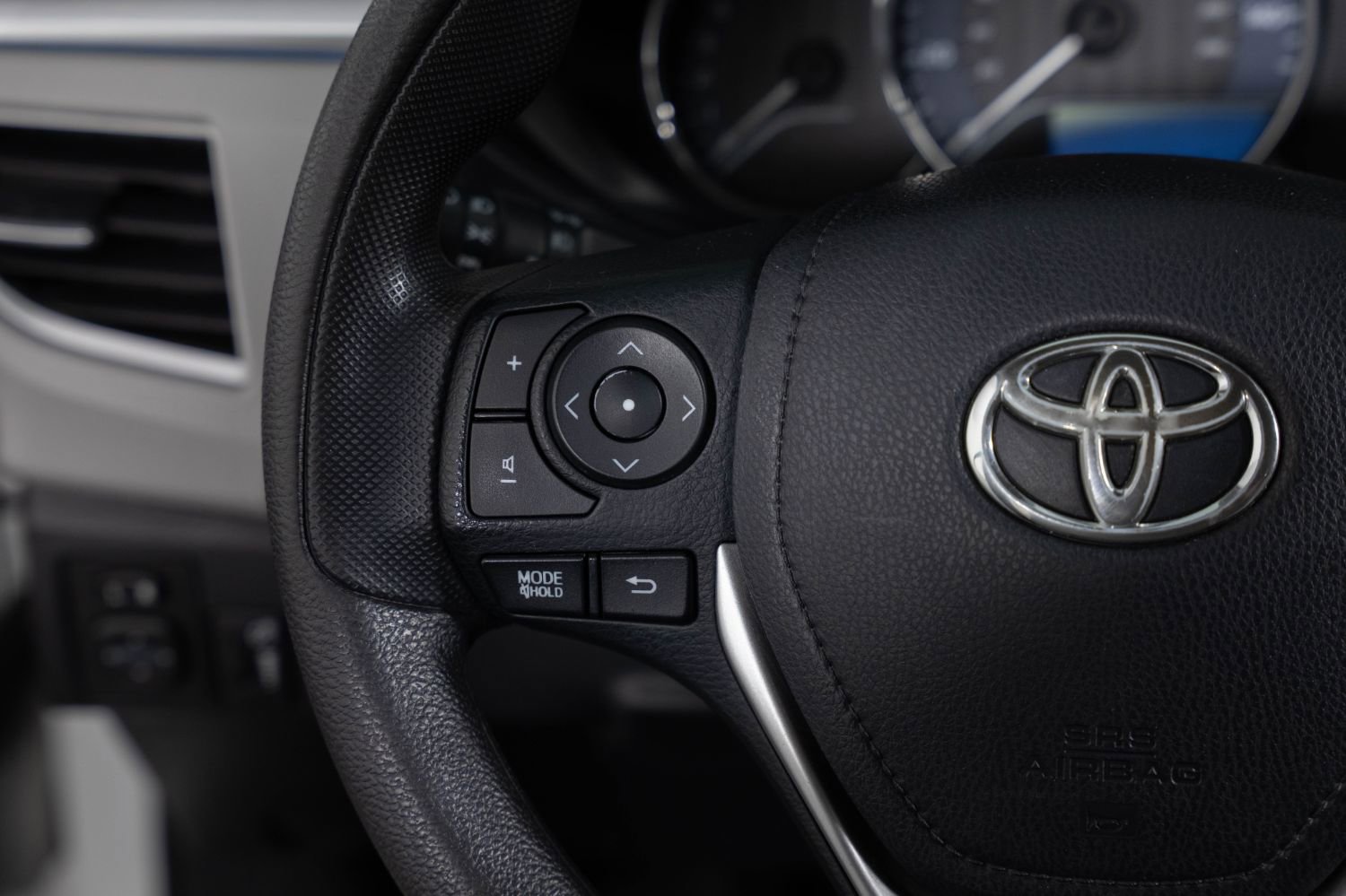 Used 2015 Toyota Corolla LE FWD image 29