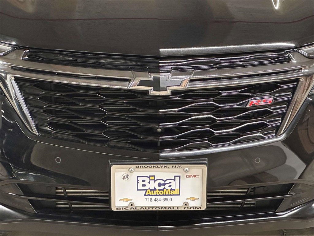 Used 2023 Chevrolet Equinox RS w/ RS Leather Package image 9