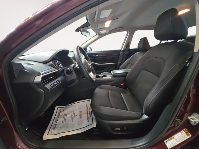 Used 2025 Nissan Altima 2.5 SV FWD image 11
