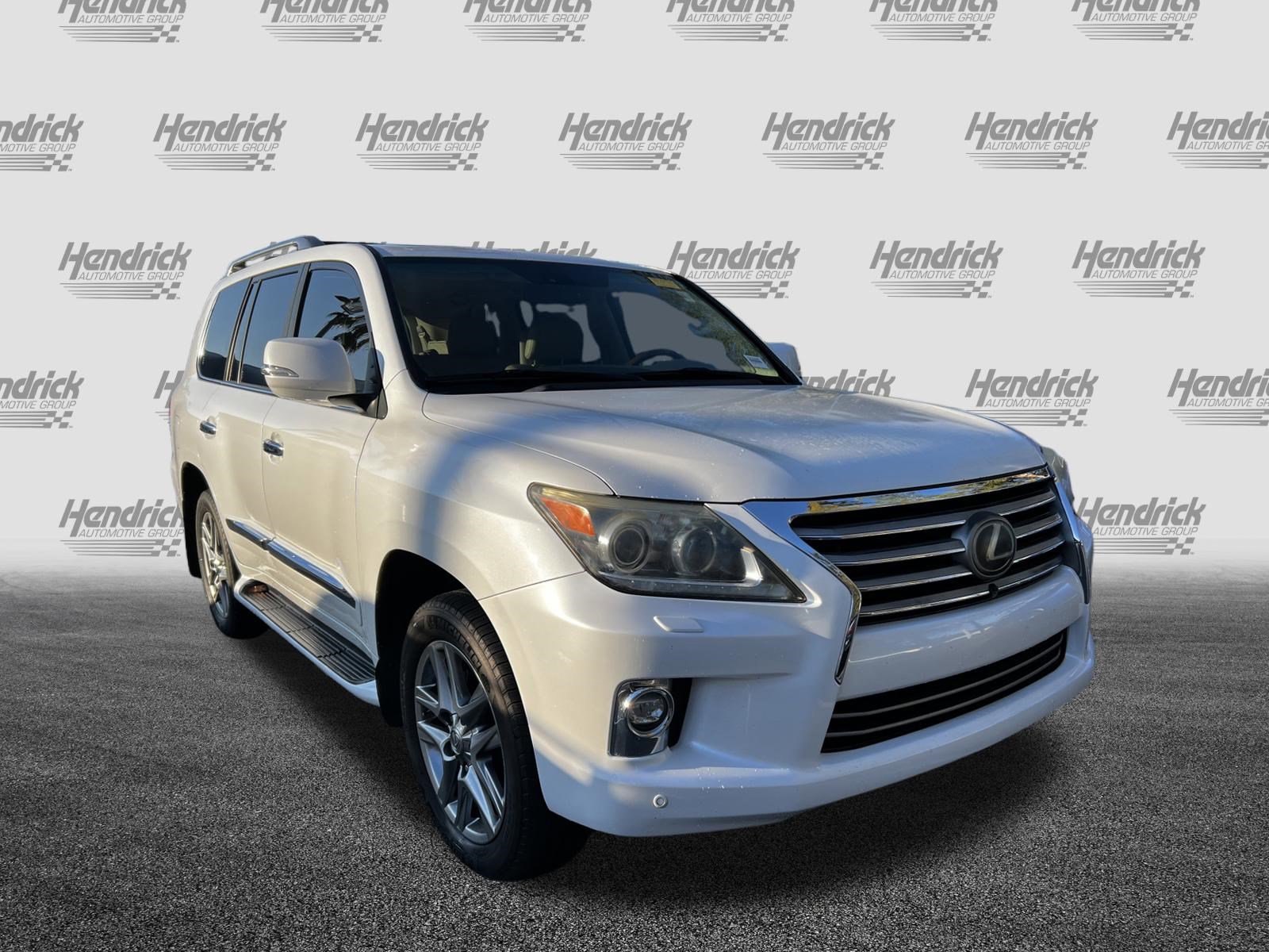 Used 2014 Lexus LX 570 4WD image 2