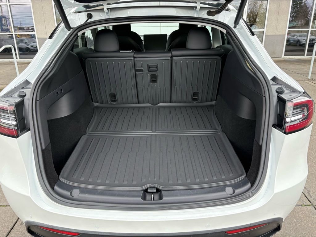 Used 2020 Tesla Model Y Long Range image 20