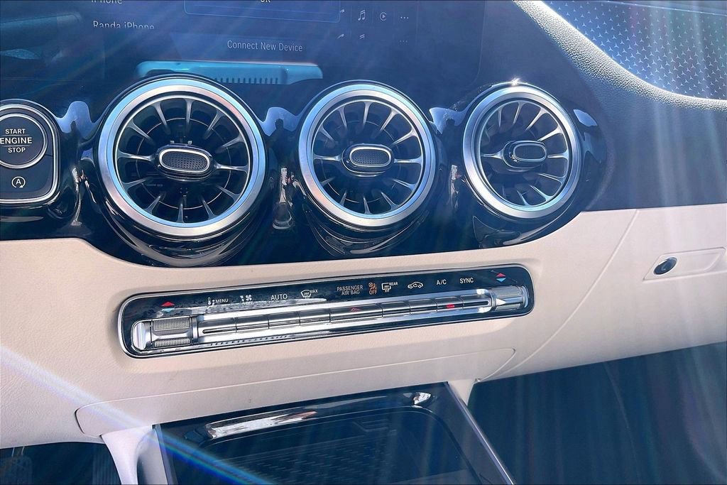 Used 2025 Mercedes-Benz GLA 250 image 32