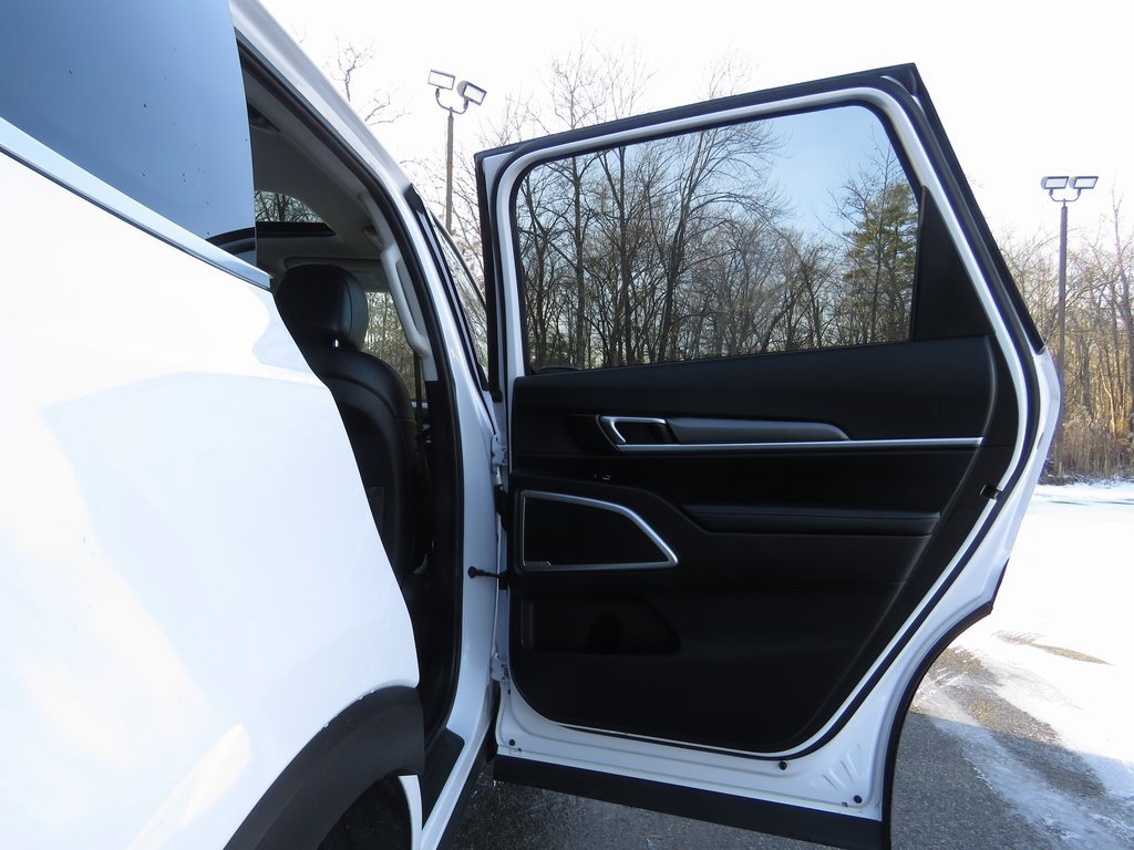 Used 2022 Kia Telluride S image 15