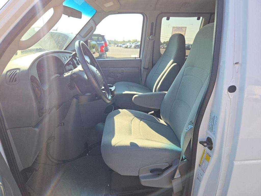 Used 2008 Ford E-350 and Econoline 350 XLT RWD image 10